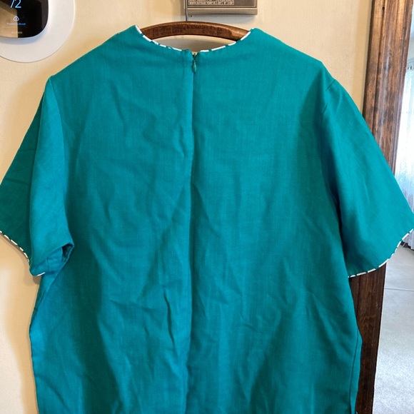 Vintage ‘80’s Linen Feel Green Top w/ Accent Trim & Buttons by Draper & Damon’s - Picture 5 of 7